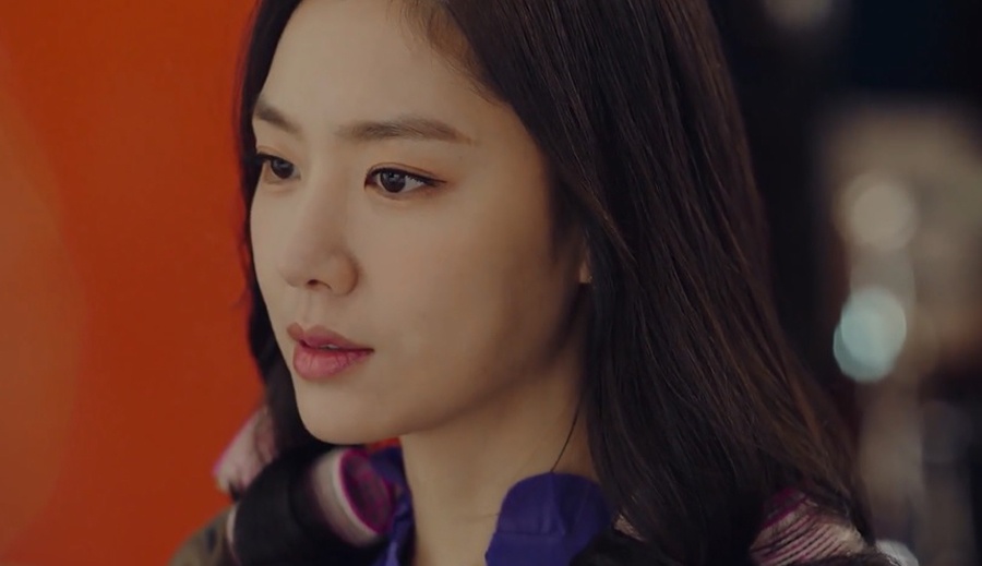 Seo Dan's smiling freezing